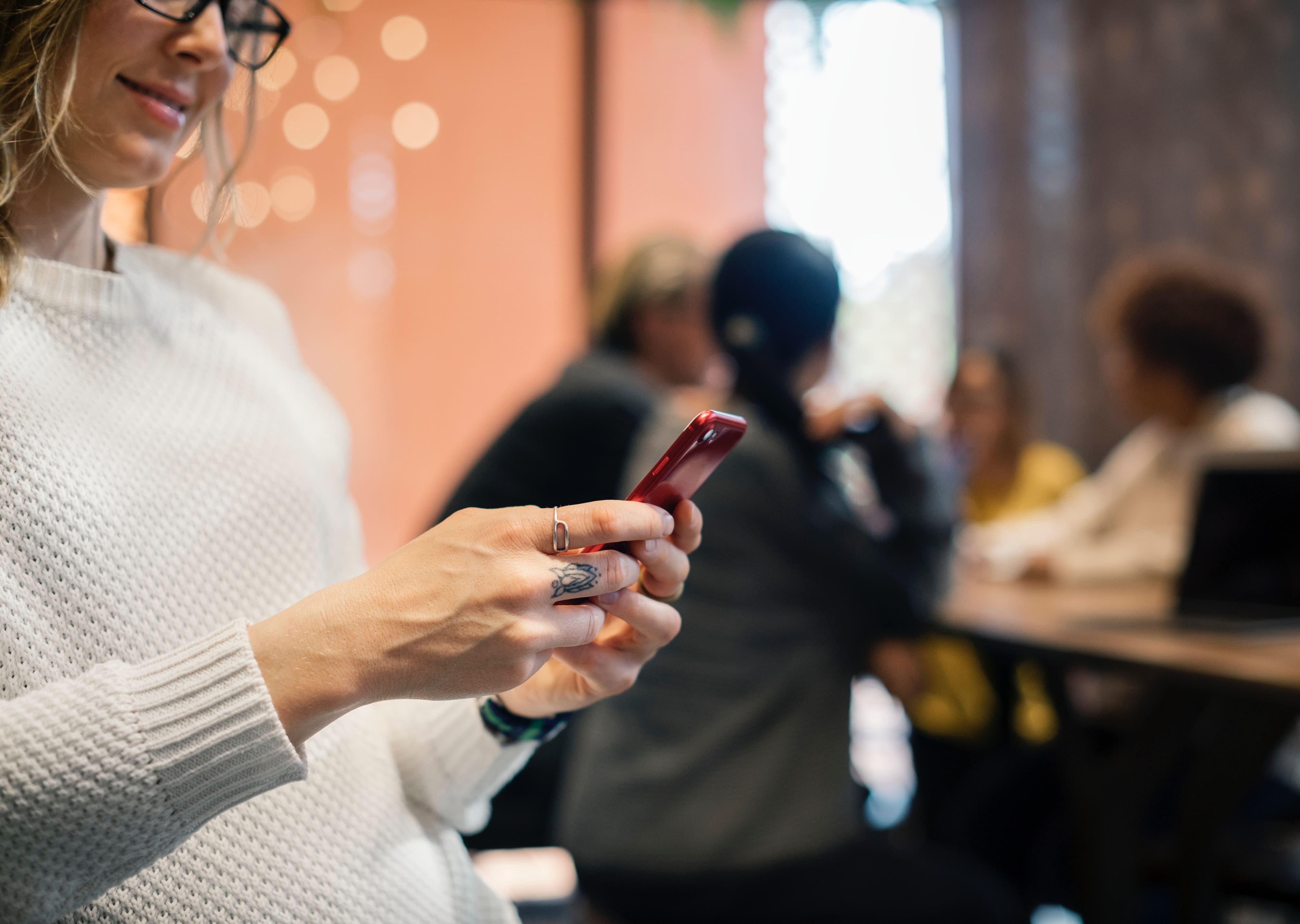 5 of the best ways to get your products featured online