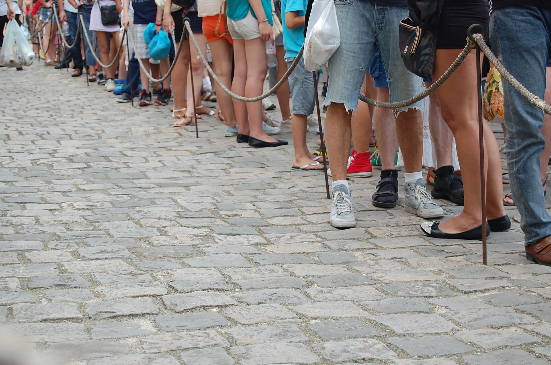 How far Britain’s virtual shopping queues would stretch